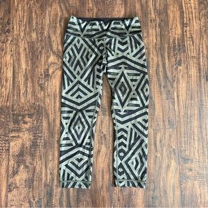 Lululemon Athletic Wunder Under Chevron‎ Fatigue Green & Black Leggings Size 4